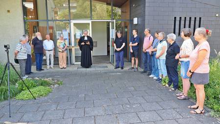 Quelle: Karl-Wilhelm Frommeyer - eingebettet von www.evangelisch-am-hochrhein.de Verabschiedung der Glocken in Dogern